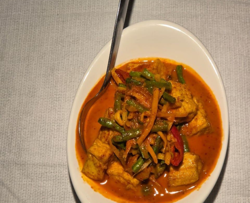 KENG DENG CURRY (tofu) KENG DENG CURRY (tofu)